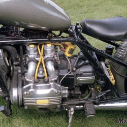 Motorcycle-Mojo-Goldwing-Bobber005-Tale-of-three-wings