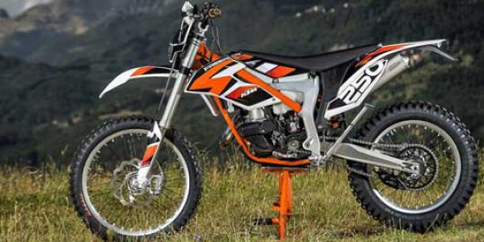 ktm-rilis-motor-trail-250cc-2014-20130903212527