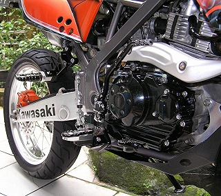 Motor trail D-Tracker 150cc full modif supermoto - Gambar5