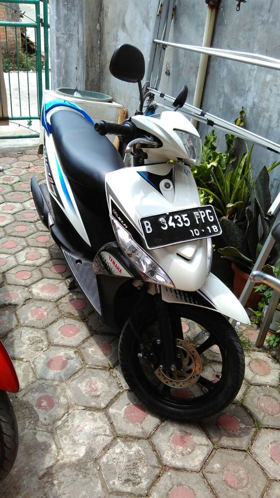 Mio J 2013 putih 1