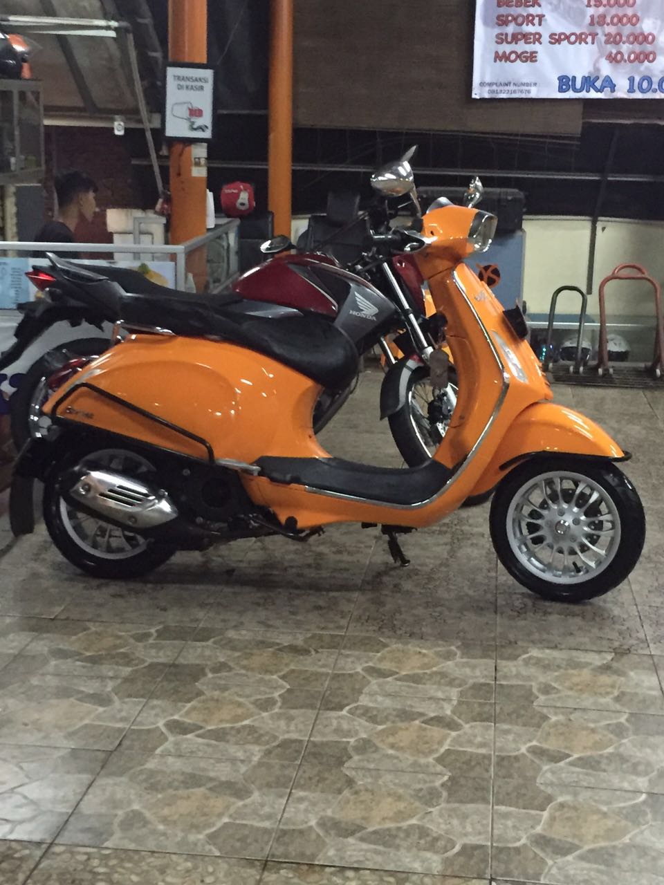 Jual Over Kredit Vespa Sprint 150 ie 3V Orange - Gambar1