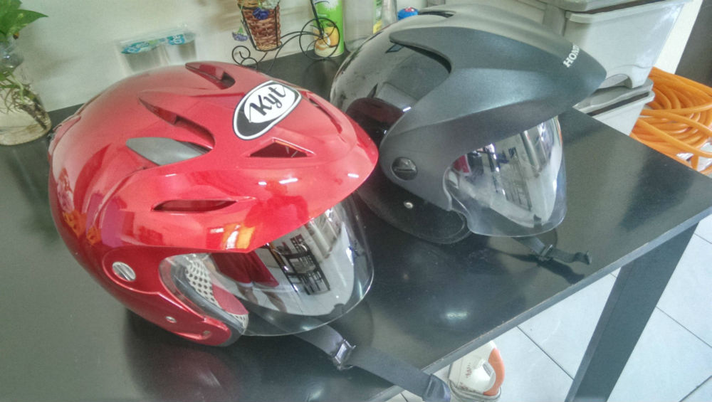 Bonus Helm Kyt + Helm Honda asli
