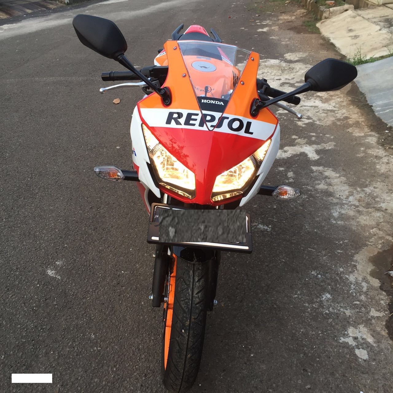 Honda CBR 2015 original dan Mulus KM 1400 - Gambar2