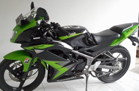 Kawasaki Ninja R THN 2015 - Gambar3