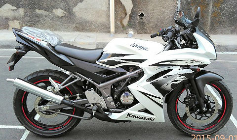 kawasaki_ninja_150_rr_thn_2013_wrn_putih_spesial_edition_km_7_rb_kond_spt_baru_2487162_1441079457