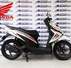 HONDA VARIO CW FI 2015 D 5063 MO