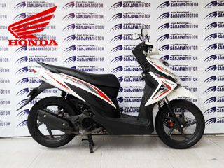 HONDA VARIO CW FI 2015 D 5063 MO