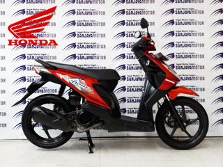 HONDA BEAT CW 2011 D 4214 IK