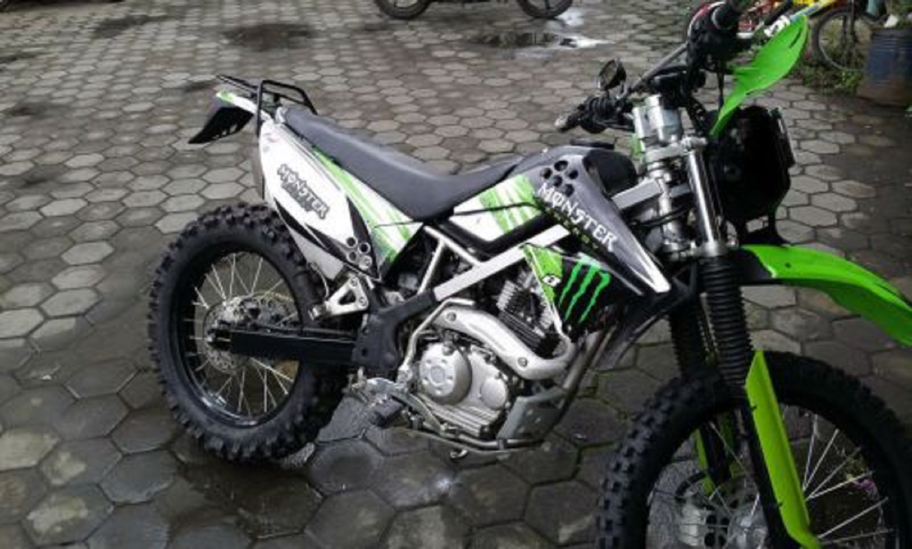 Jual Motor kawasaki klx150cc - Gambar1