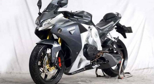 Modifikasi-Honda-Mega-Pro-Jadi-Honda-CBR1000-635x350