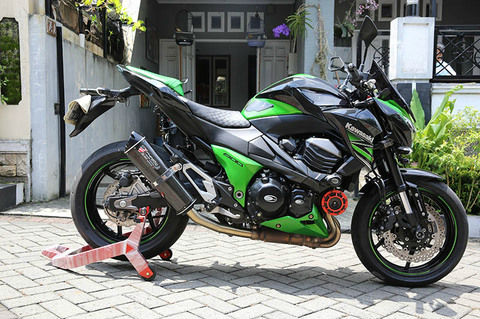 kawasaki_z800_hitam_hijau_tahun_2014_plat_ab_posisi_di_malang_harga_murah_2115389_1437826895