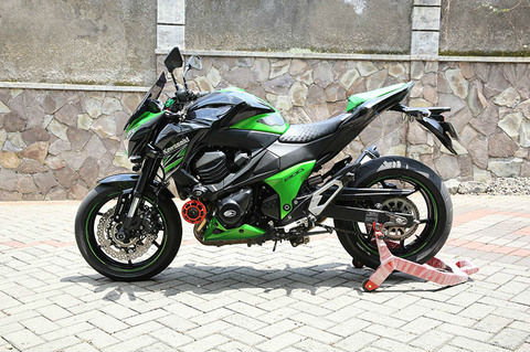 kawasaki_z800_hitam_hijau_tahun_2014_plat_ab_posisi_di_malang_harga_murah_2115389_1437826893