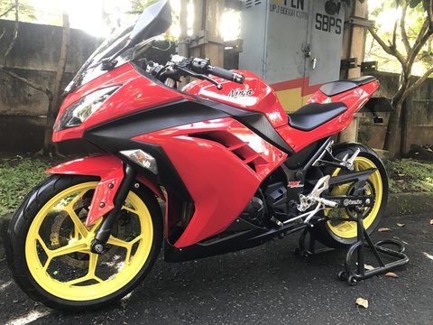 kawasaki_ninja_250_fi_merah___red_tahun_2013_angel_eyes___modif_branded_mulus_7861785_1489927099