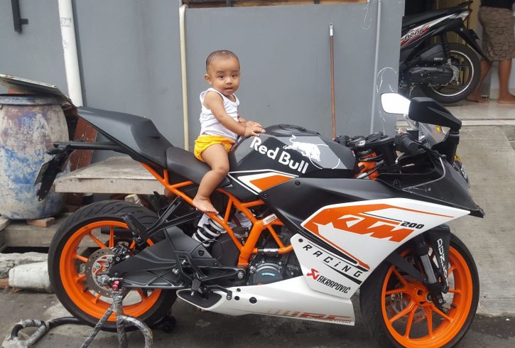 KTM RC 200 С наездником