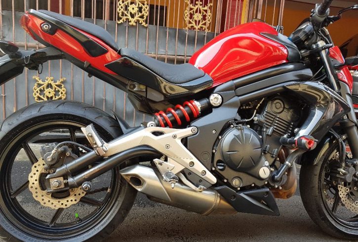 Крепление номера Kawasaki er6n