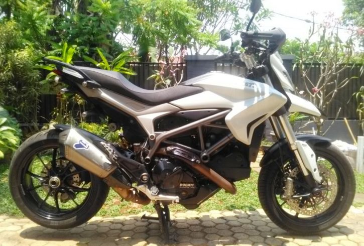 Ducati Hyperstrada 2013