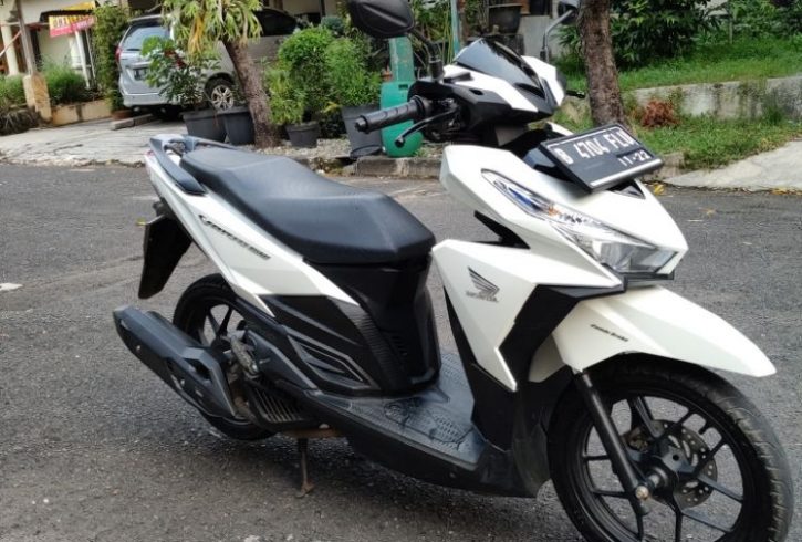 vario depan kanan