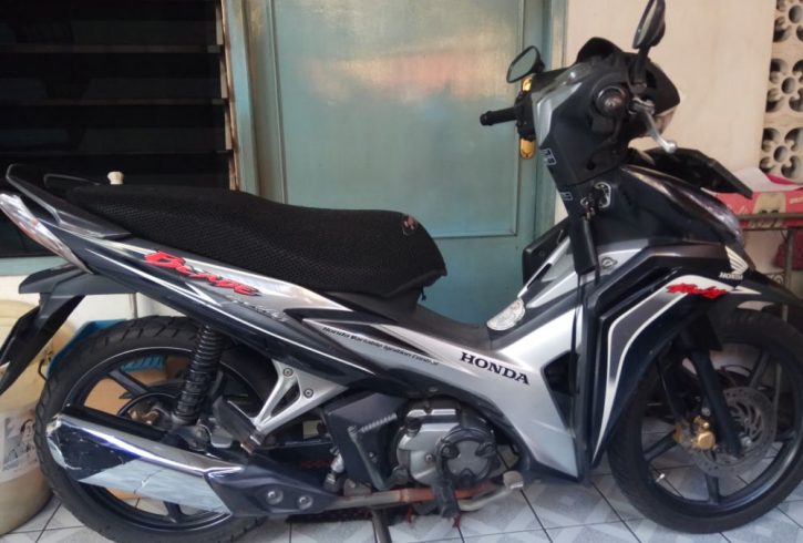 Honda Blade 110 Black Orisinil (2012) - Gambar5