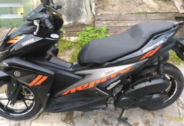 Yamaha Aerox оранжевый