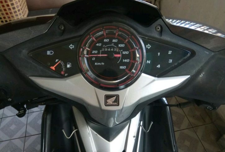 Honda Blade 110 Black Orisinil (2012) - Gambar2