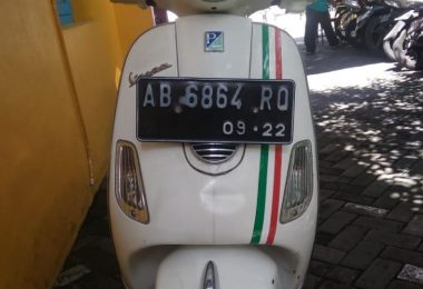 vespa putih 4