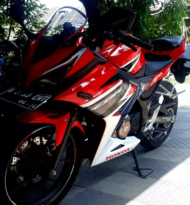 Honda CBR 150R tahun 2019 - Gambar4