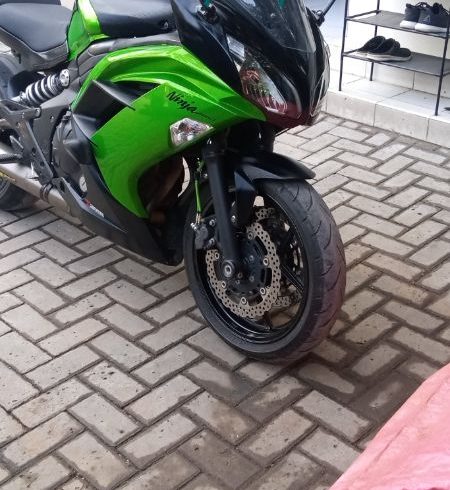 Наклейки на колеса мотоцикла Kawasaki er6