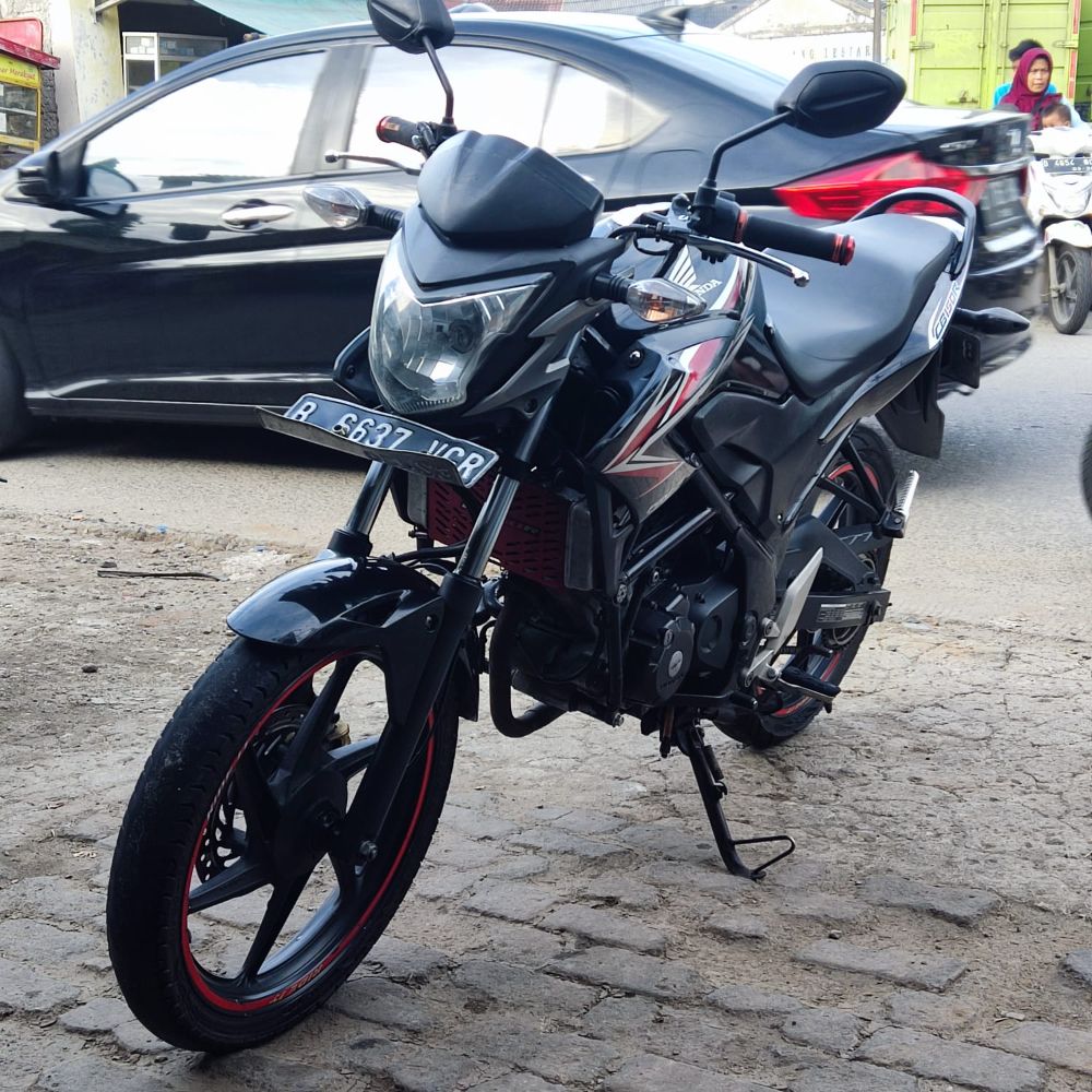 CB150R 2013 - Kelapa 2 Tangerang, Mesin Kering Starter Normal, NET 7.2jt Serius : 08128645986 - Gambar2