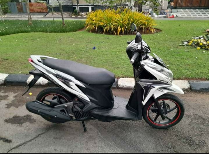 Honda Vario Tahun 2012 Warna Putih - Gambar5